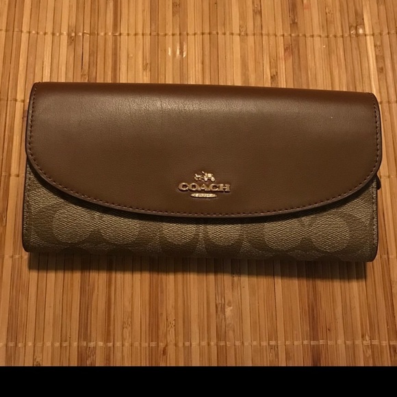 Coach Handbags - 🆕 Coach Slim Envelope Wallet